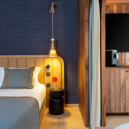 Hotel Heliopic & 4*