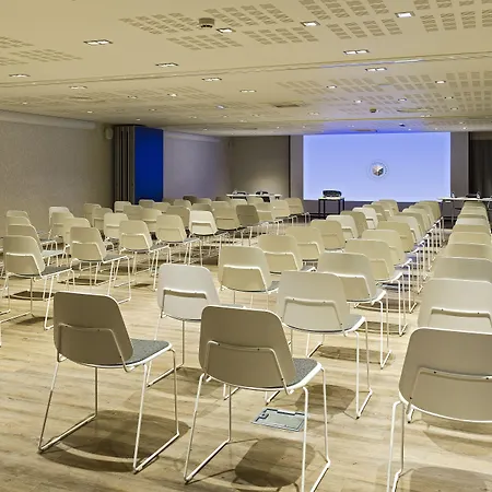 Отель Heliopic & 4*