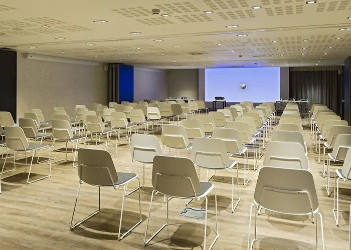 Hotell Heliopic & 4*