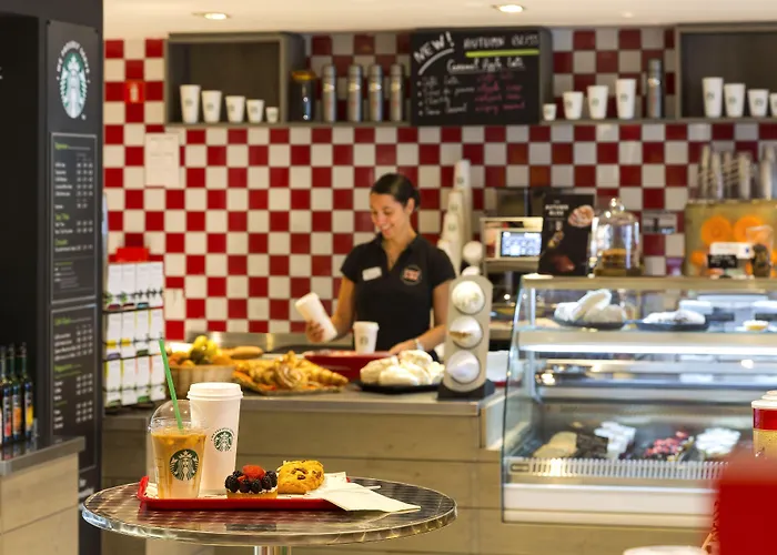 Отель Heliopic & 4*